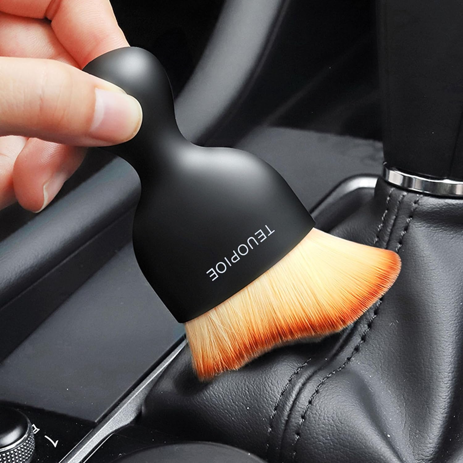 Car Interior Detailing Brush - Soft Hair Dusting Tool for Air Vents and Surfaces (Brown)